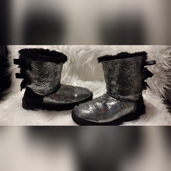 UGG BOOTS Girls Baily Boot Bows, Silver Sparkles, Black Sherpa size 5 - Picture 7 of 14